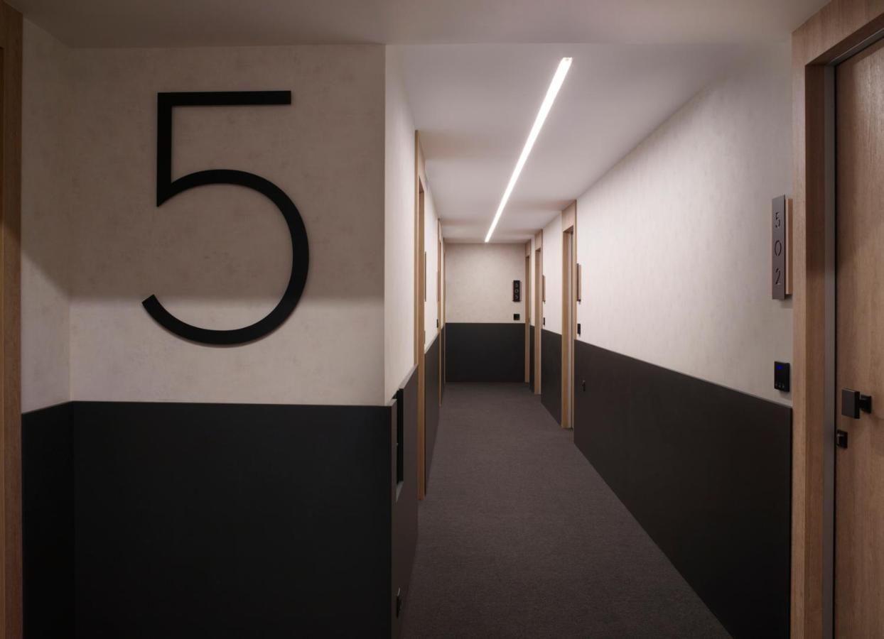 The Port Square Hotel Piraeus Luaran gambar